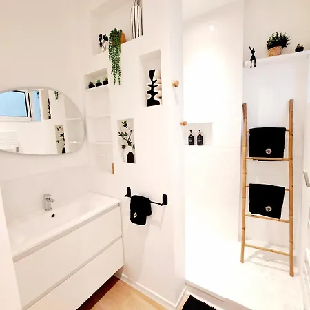 Apartment Au Detour Des Sacres -hypercentre-boulingrin *