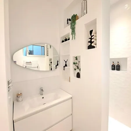 Apartment Au Detour Des Sacres -hypercentre-boulingrin *