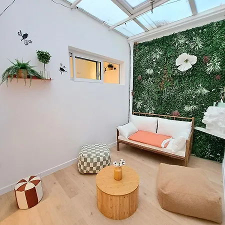 Apartment Au Detour Des Sacres -hypercentre-boulingrin *